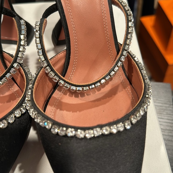 Amina Muaddi Gildamule - Picture 4 of 6